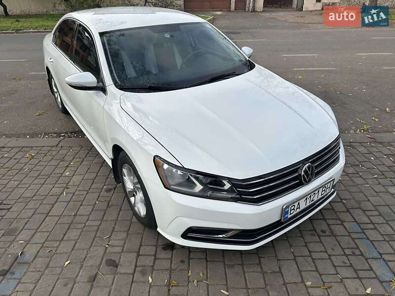 Седан Volkswagen Passat 2016 в Одессе