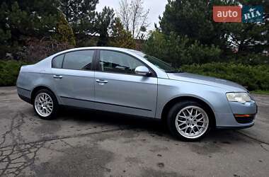 Седан Volkswagen Passat 2006 в Полтаве