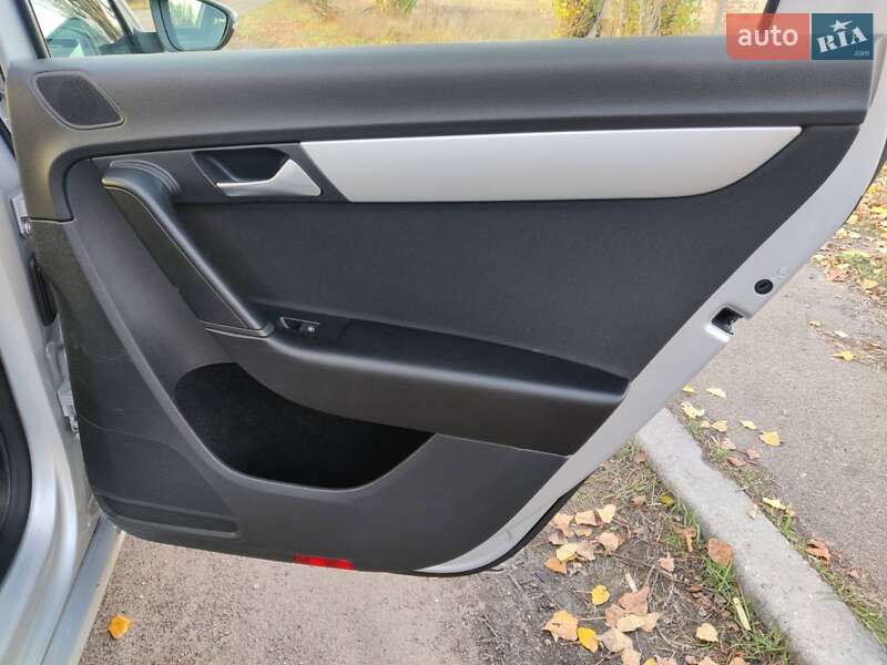 Универсал Volkswagen Passat 2014 в Барышевке фото 37 Универсал Volkswagen Passat 2014 в Барышевке