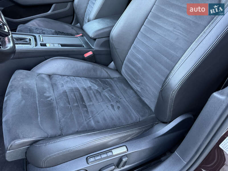 Універсал Volkswagen Passat 2016 в Новояворівську фото 15 Універсал Volkswagen Passat 2016 в Новояворівську