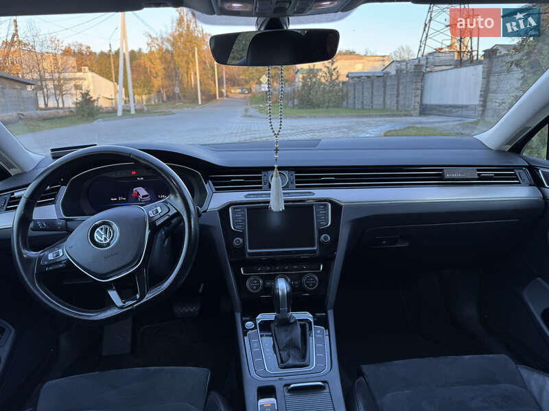 Універсал Volkswagen Passat 2016 в Новояворівську фото 20 Універсал Volkswagen Passat 2016 в Новояворівську