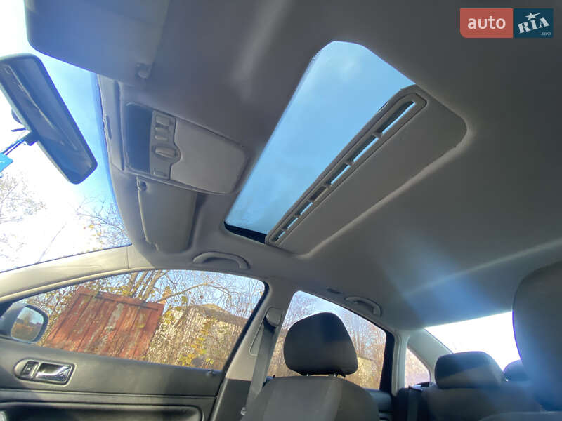 Седан Volkswagen Passat 1999 в Волочиске