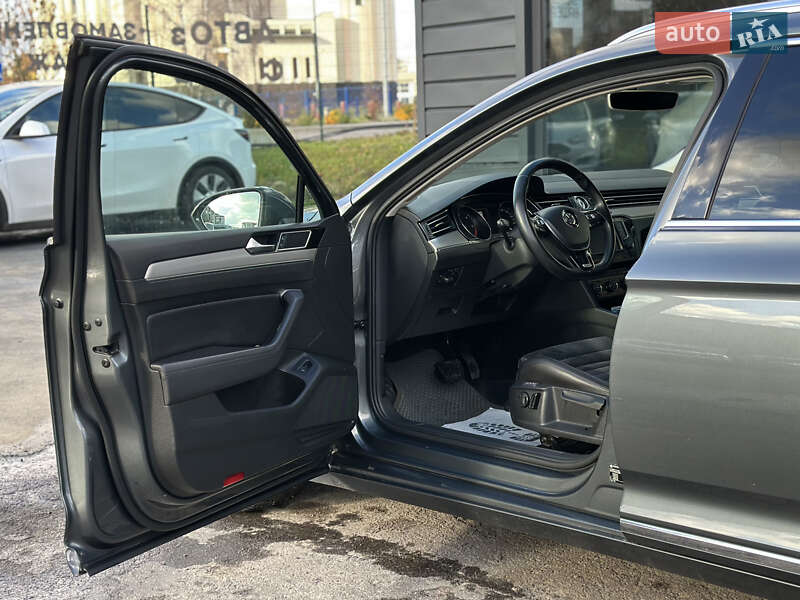 Универсал Volkswagen Passat 2015 в Шептицькому фото 22 Универсал Volkswagen Passat 2015 в Шептицькому