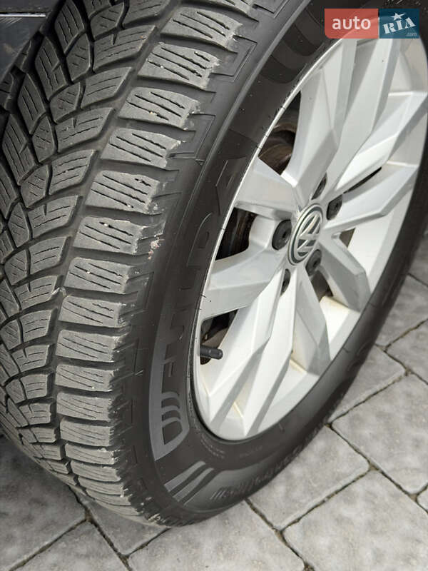 Седан Volkswagen Passat 2015 в Ужгороде