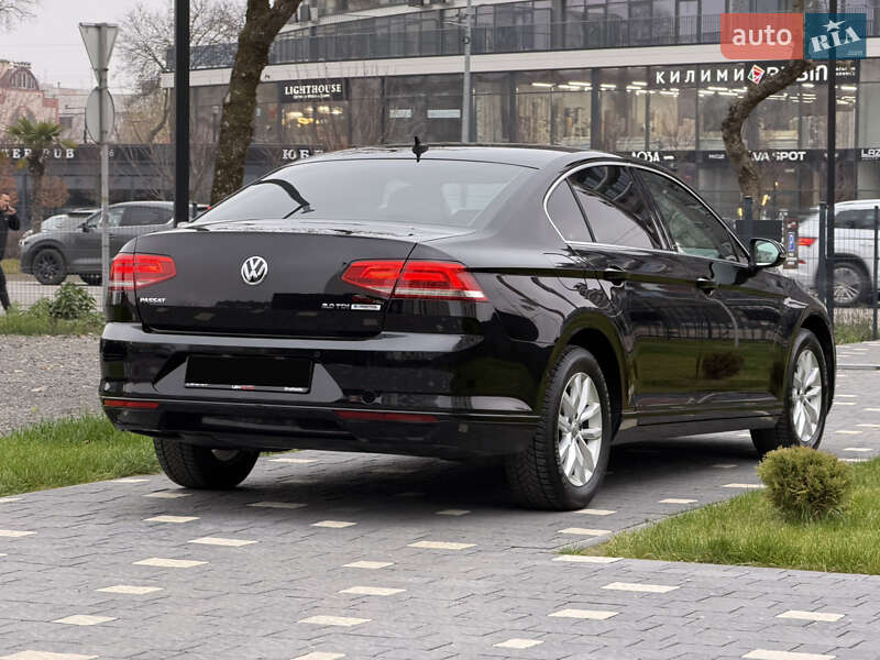Седан Volkswagen Passat 2015 в Ужгороде