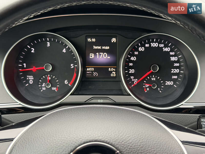 Седан Volkswagen Passat 2015 в Ужгороде