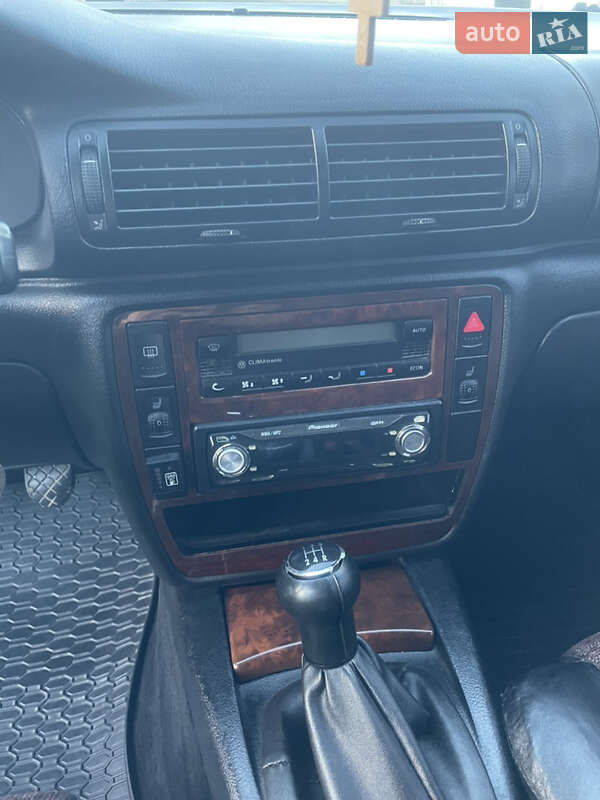 Седан Volkswagen Passat 2004 в Львові фото 9 Седан Volkswagen Passat 2004 в Львові