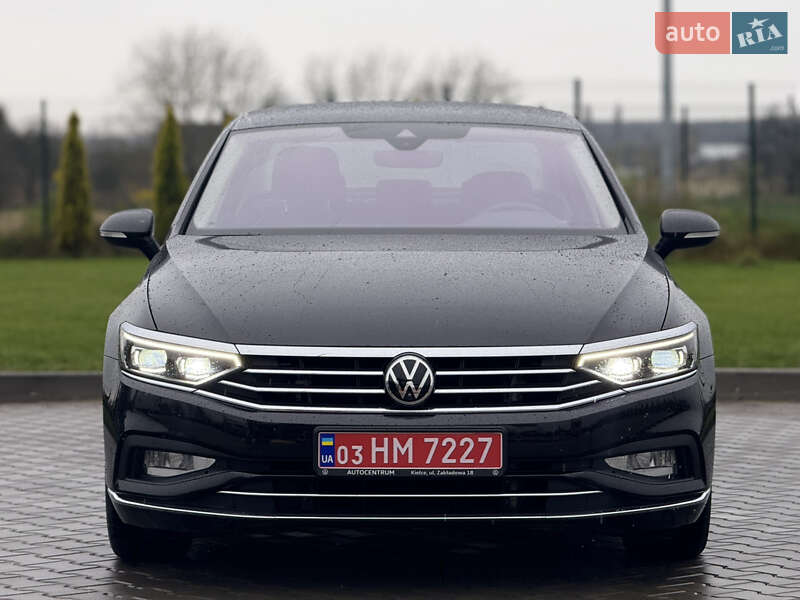 Седан Volkswagen Passat 2020 в Луцьку