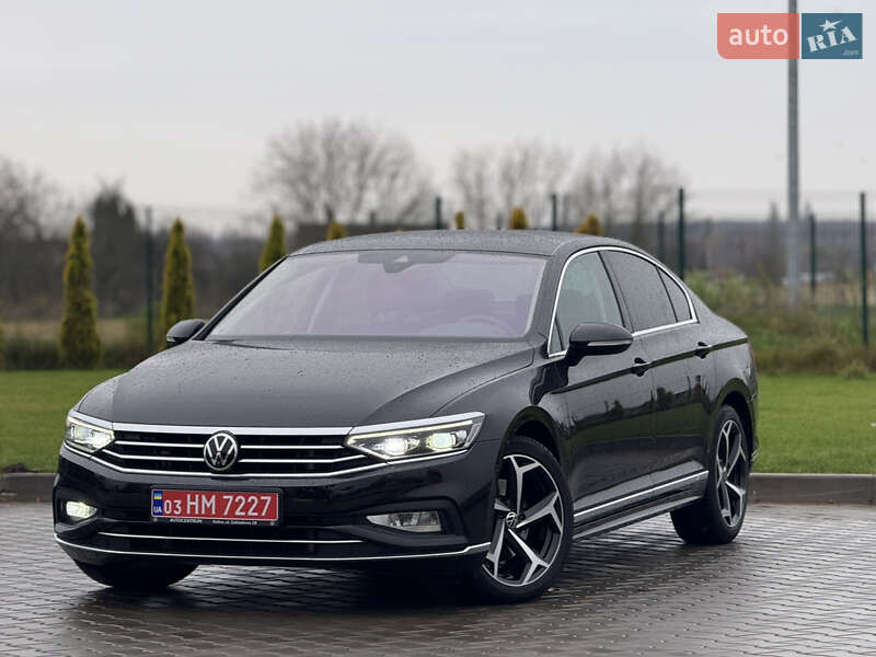Седан Volkswagen Passat 2020 в Луцьку