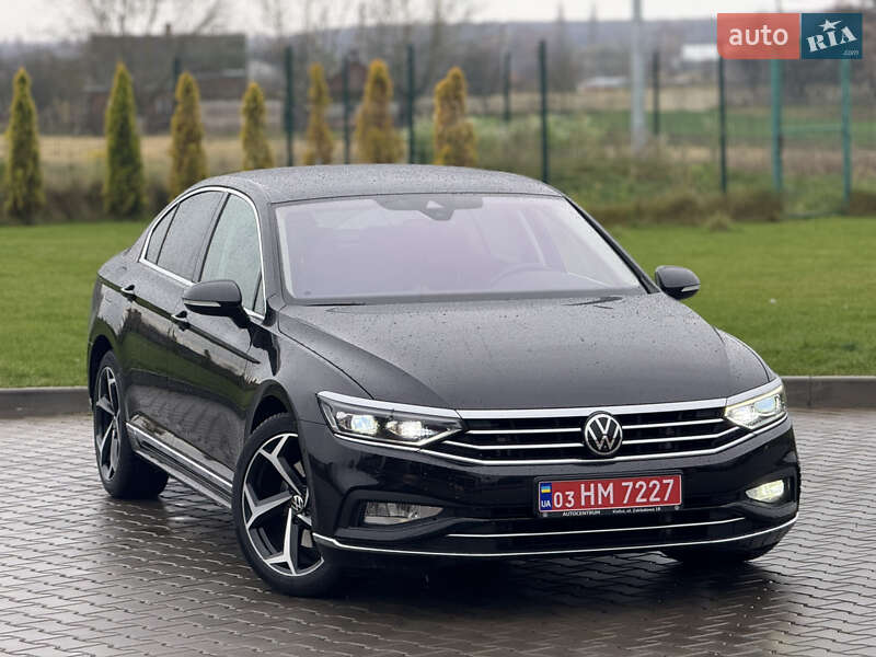 Седан Volkswagen Passat 2020 в Луцьку