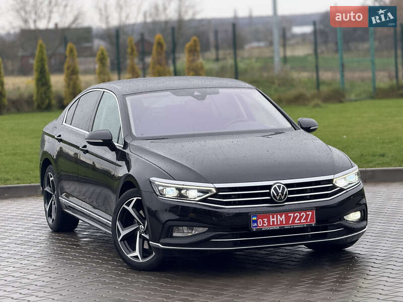 Седан Volkswagen Passat 2020 в Луцьку