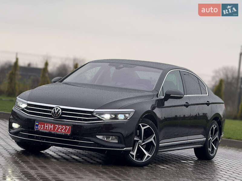 Седан Volkswagen Passat 2020 в Луцьку