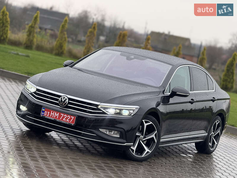 Седан Volkswagen Passat 2020 в Луцьку