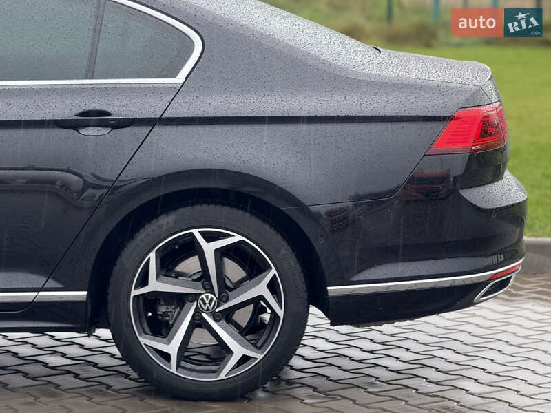 Седан Volkswagen Passat 2020 в Луцьку