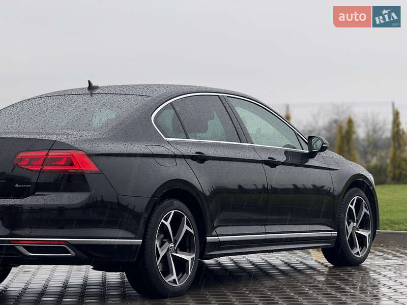 Седан Volkswagen Passat 2020 в Луцьку