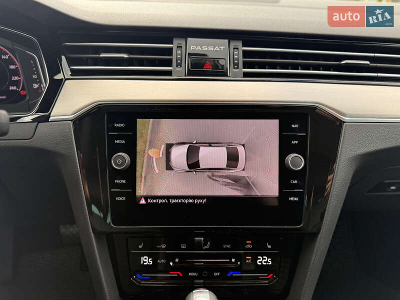 Седан Volkswagen Passat 2020 в Луцьку