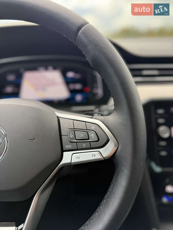Седан Volkswagen Passat 2020 в Луцьку