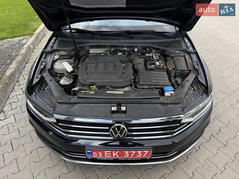 Седан Volkswagen Passat 2020 в Луцьку