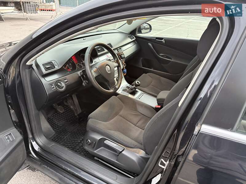 Седан Volkswagen Passat 2006 в Ивано-Франковске