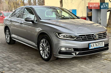 Седан Volkswagen Passat 2018 в Днепре