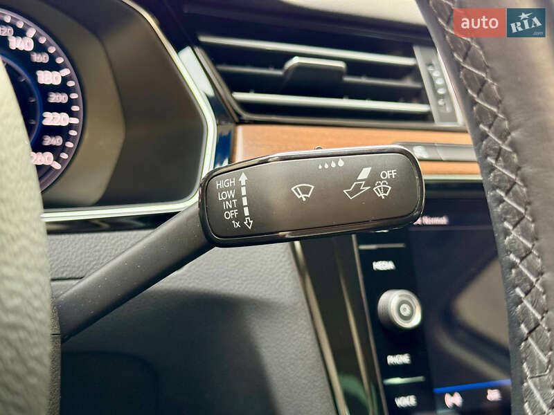 Седан Volkswagen Passat 2018 в Днепре