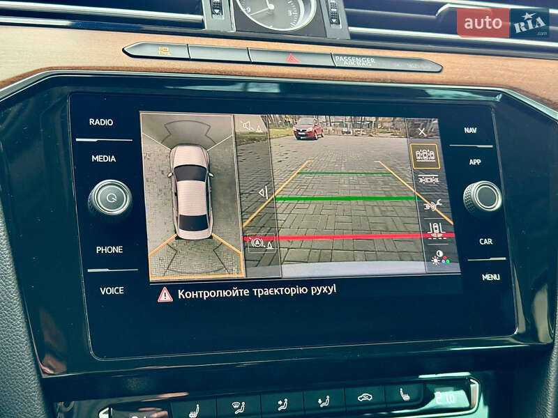 Седан Volkswagen Passat 2018 в Днепре