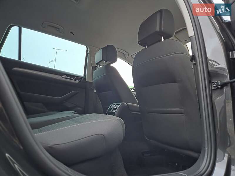 Универсал Volkswagen Passat 2021 в Виннице фото 155 Универсал Volkswagen Passat 2021 в Виннице
