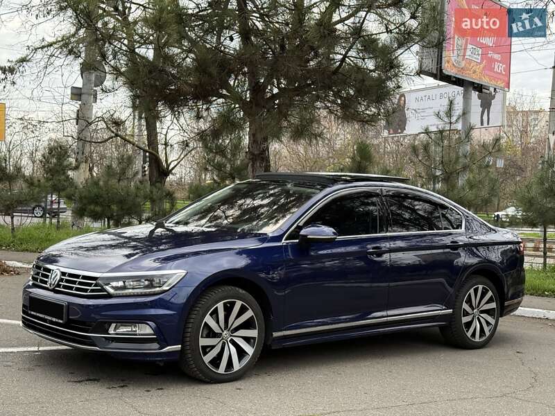 Седан Volkswagen Passat 2018 в Одессе