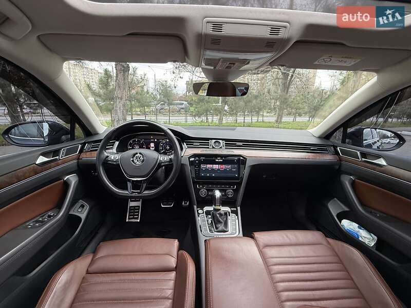 Седан Volkswagen Passat 2018 в Одессе