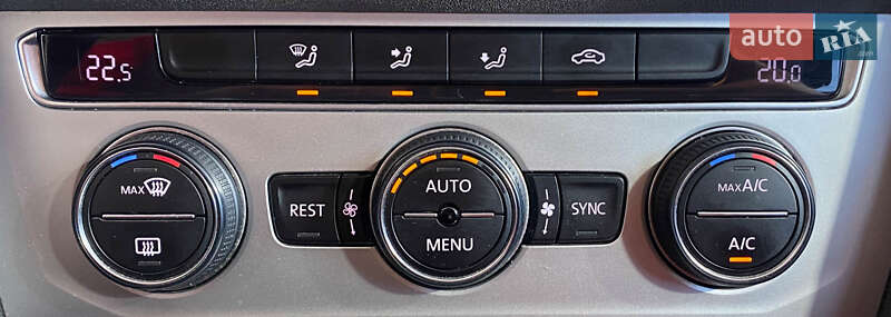 Універсал Volkswagen Passat 2015 в Львові