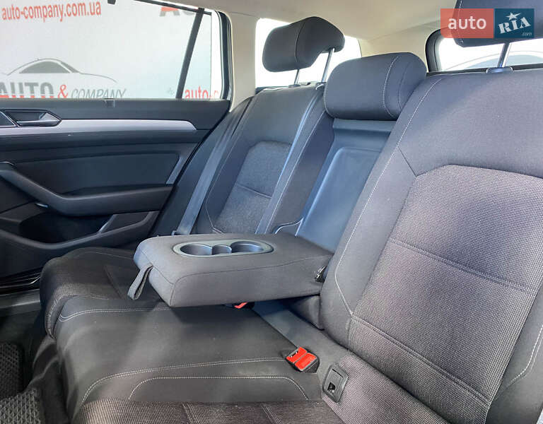 Універсал Volkswagen Passat 2015 в Львові