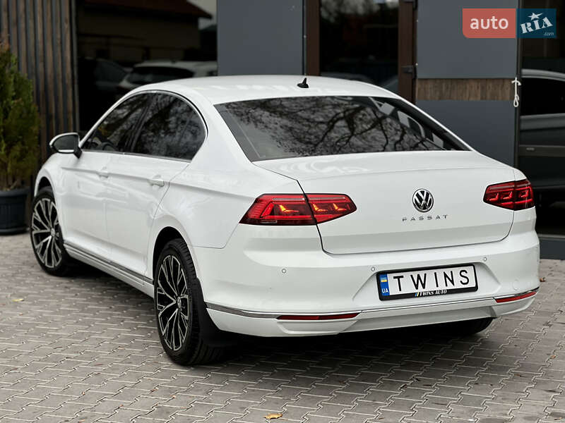 Седан Volkswagen Passat 2016 в Одессе