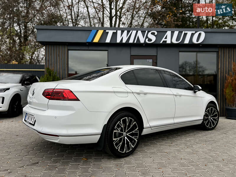 Седан Volkswagen Passat 2016 в Одессе