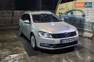 Універсал Volkswagen Passat 2012 в Львові