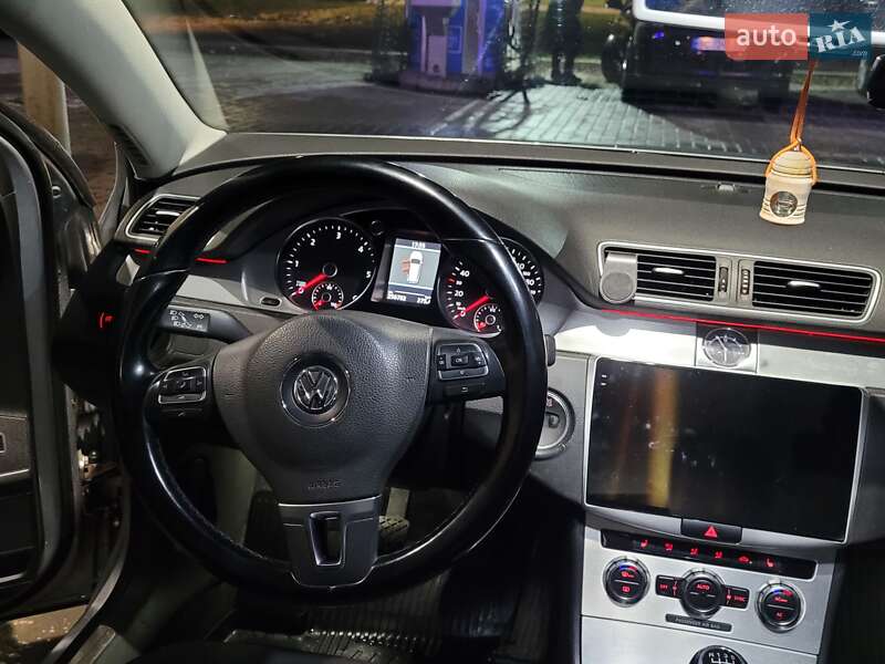 Универсал Volkswagen Passat 2012 в Львове