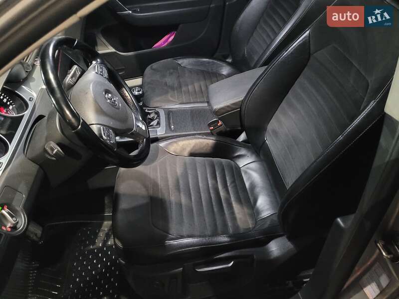 Универсал Volkswagen Passat 2012 в Львове