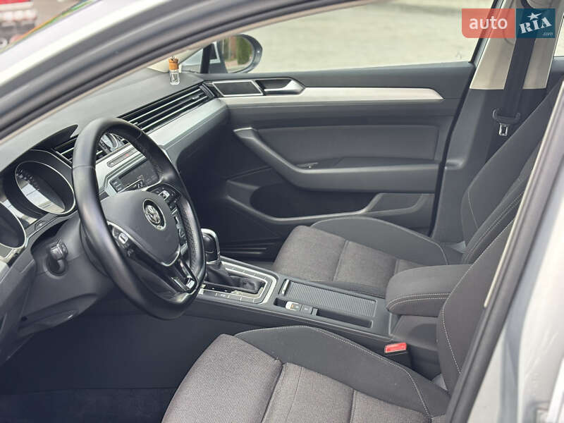 Универсал Volkswagen Passat 2017 в Житомире