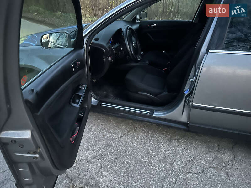 Седан Volkswagen Passat 2002 в Виннице