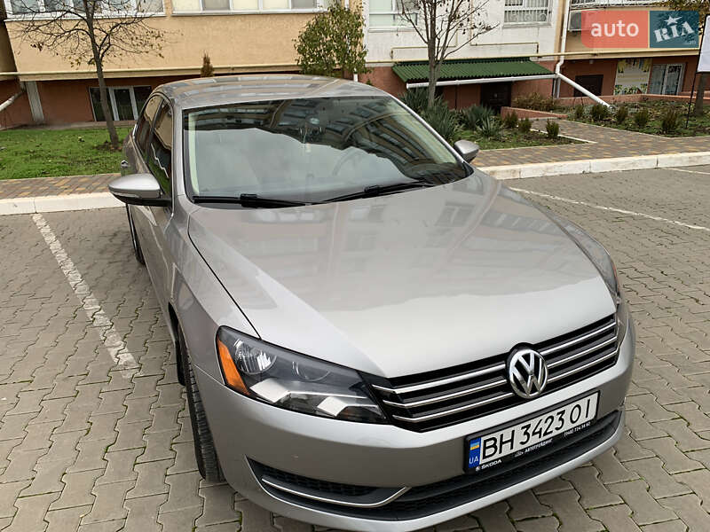 Седан Volkswagen Passat 2012 в Одесі