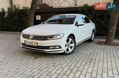 Седан Volkswagen Passat 2015 в Ужгороде