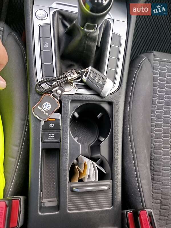 Универсал Volkswagen Passat 2015 в Ивано-Франковске