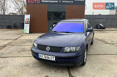 Седан Volkswagen Passat 1998 в Харкові