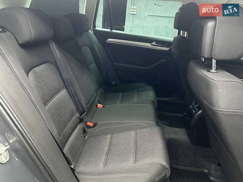 Універсал Volkswagen Passat 2018 в Чернівцях