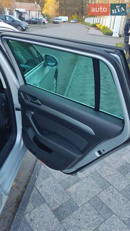 Универсал Volkswagen Passat 2015 в Виннице