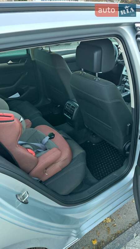 Универсал Volkswagen Passat 2015 в Виннице