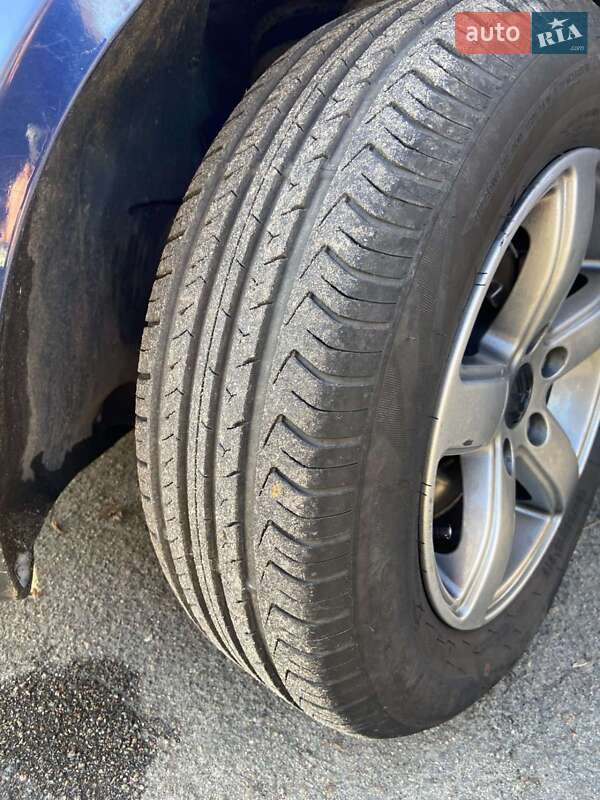 Седан Volkswagen Passat 2001 в Дымере фото 12 Седан Volkswagen Passat 2001 в Дымере