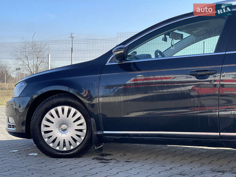 Универсал Volkswagen Passat 2011 в Нововолынске