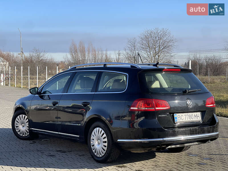 Универсал Volkswagen Passat 2011 в Нововолынске