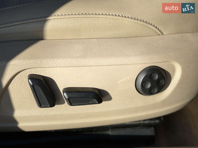 Универсал Volkswagen Passat 2011 в Нововолынске