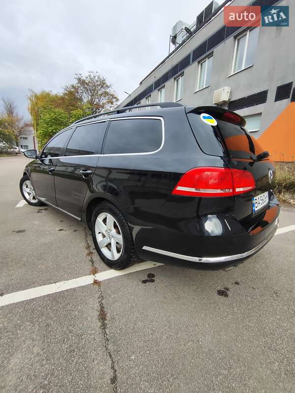 Универсал Volkswagen Passat 2011 в Кропивницком